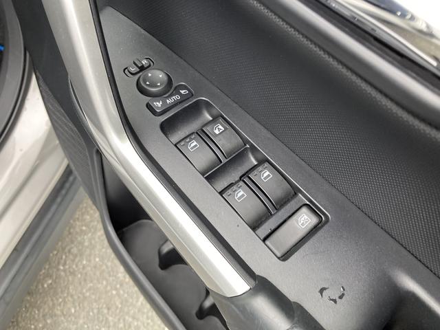 ロッキープレミアムＧ　ＨＥＶ１７インチアルミホイール　ＵＶＩＲカット遮音ガラス　フルＬＥＤヘッドランプ　キーフリーシステム　革巻きステアリングホイール　本革シフトノブ　アクティブマルチインフォメーションメーター（静岡県）の中古車