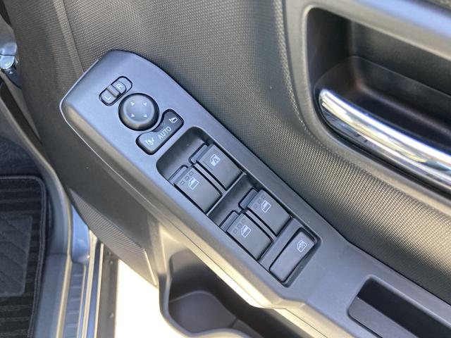 タフトG ダーククロムベンチャー15インチアルミホイール オートレベリング機能付フルLEDヘッドランプ LEDフォグランプ 本革巻ステアリングホイール 本革巻インパネセンターシフト(静岡県)の中古車