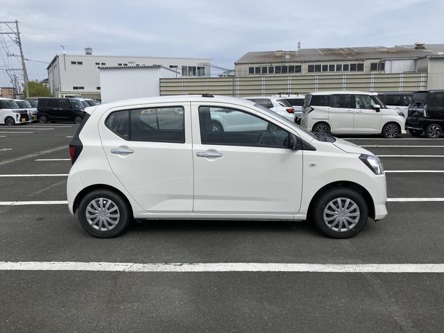 ミライースＬ　ＳＡIII１３インチフルホイールキャップ　マルチリフレクターハロゲンヘッドランプ　可倒式ドアミラー　自発光式デジタルメーターアンバーイルミネーションメーター　マニュアルエアコン（ダイヤル式）　キーレスエントリー（静岡県）の中古車