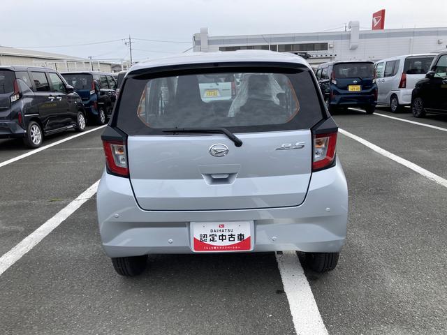 ミライースＬ　ＳＡIII１３インチフルホイールキャップ　マルチリフレクターハロゲンヘッドランプ　可倒式ドアミラー　自発光式デジタルメーターアンバーイルミネーションメーター　マニュアルエアコン（ダイヤル式）　キーレスエントリー（静岡県）の中古車