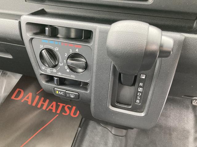 ハイゼットカーゴＤＸＣＶＴ　撥水フルファブリックシート表皮　オーバーヘッドシェルフ　アッパートレイ　キーレスエントリー　ユースフルナット（３１ヶ所）（静岡県）の中古車