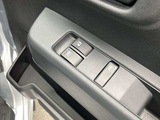ハイゼットカーゴＤＸＣＶＴ　撥水フルファブリックシート表皮　オーバーヘッドシェルフ　アッパートレイ　キーレスエントリー　ユースフルナット（３１ヶ所）（静岡県）の中古車