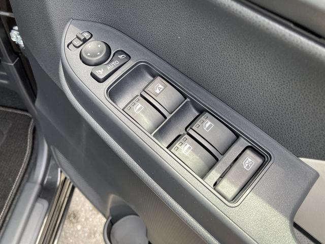 タントXリミテッド14インチフルホイールキャップ フルLEDヘッドランプ オート格納式カラードドアミラー 両側パワースライドドア TFTカラーマルチインフォメーションディスプレイ フルファブリックシート(静岡県)の中古車