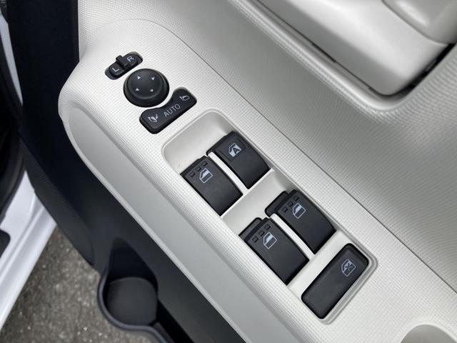 ムーヴキャンバスストライプスX14インチフルホイールキャップ キーフリーシステム プッシュボタンスタート UVカットガラス 両側パワースライドドア ハロゲンヘッドライト ラゲージアンダーボックス(静岡県)の中古車
