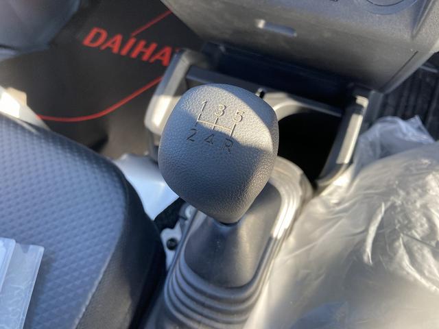 ハイゼットトラックスタンダード2WD MT スーパーUVカットガラス(フロントウィンドウ) プリントレザーシート表皮 マニュアルエアコン クリーンエアフィルター 電動式パワーステアリング(静岡県)の中古車