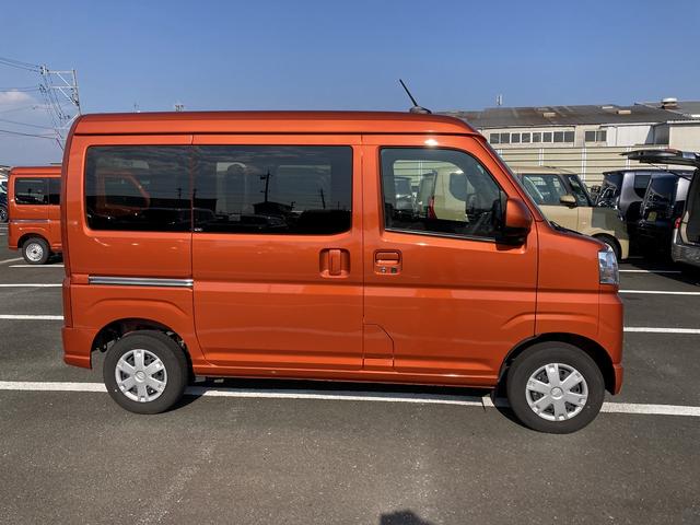 ハイゼットカーゴクルーズＣＶＴ　電動格納式カラードドアミラー　スーパーＵＶＩＲカットガラス（フロントウィンドウ）　１２インチフルホイールキャップ　撥水フルファヴリックシート表皮　大型ＬＥＤ荷室灯　キーフリーシステム（静岡県）の中古車