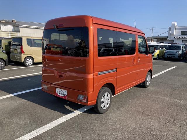 ハイゼットカーゴクルーズＣＶＴ　電動格納式カラードドアミラー　スーパーＵＶＩＲカットガラス（フロントウィンドウ）　１２インチフルホイールキャップ　撥水フルファヴリックシート表皮　大型ＬＥＤ荷室灯　キーフリーシステム（静岡県）の中古車