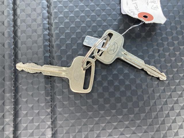 ハイゼットトラックスタンダード２ＷＤ　ＣＶＴ　スーパーＵＶＩＲカットガラス（フロントウィンドウ）　プリントレザーシート表皮　マニュアルエアコン　電動式パワーステアリング（静岡県）の中古車