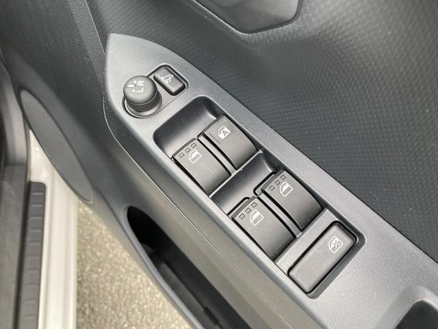 ミライースＸ　ＳＡIII１４インチフルホイールキャップ　ＬＥＤヘッドランプ　電動格納式（カラード）ドアミラー　自発光式デジタルメーターブルーイルミネーションメーター　マニュアルエアコン（ダイヤル式）　キーレスエントリー（静岡県）の中古車