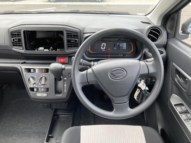 ミライースＬ　ＳＡIII１３インチフルホイールキャップ　マルチリフレクターハロゲンヘッドランプ　可倒式ドアミラー　自発光式デジタルメーターアンバーイルミネーションメーター　マニュアルエアコン（ダイヤル式）　キーレスエントリー（静岡県）の中古車