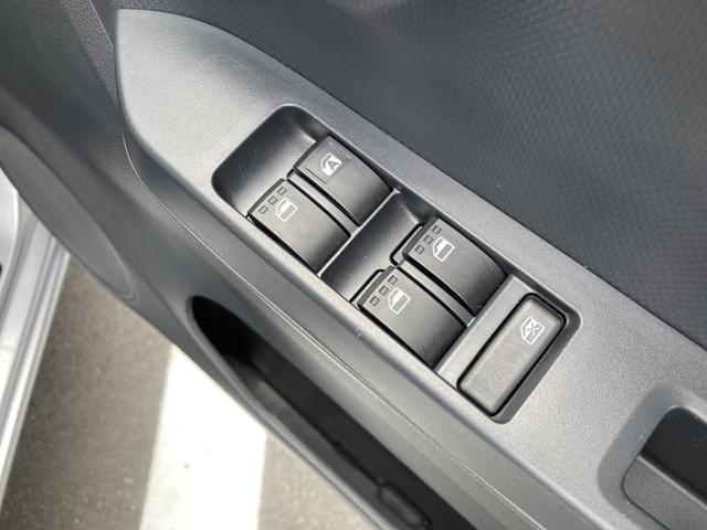 ミライースＬ　ＳＡIII１３インチフルホイールキャップ　マルチリフレクターハロゲンヘッドランプ　可倒式ドアミラー　自発光式デジタルメーターアンバーイルミネーションメーター　マニュアルエアコン（ダイヤル式）　キーレスエントリー（静岡県）の中古車