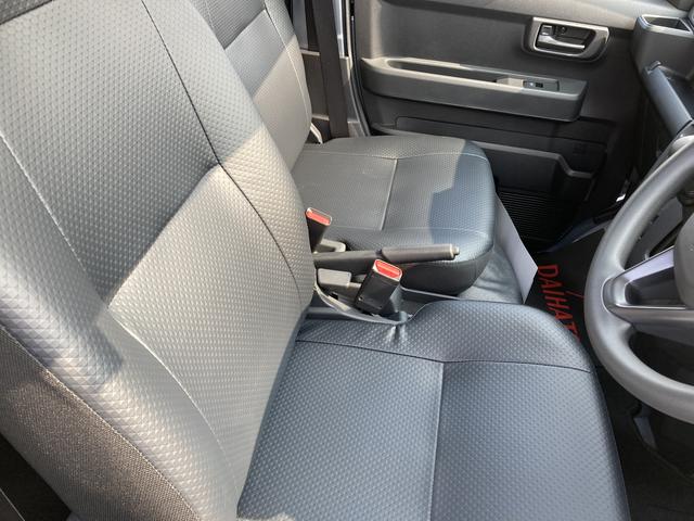 ハイゼットカーゴスペシャル２ＷＤ　ＣＶＴ　プリントレザーシート　アッパートレイ　ユースフルナット（３１か所）　マニュアルエアコン（静岡県）の中古車