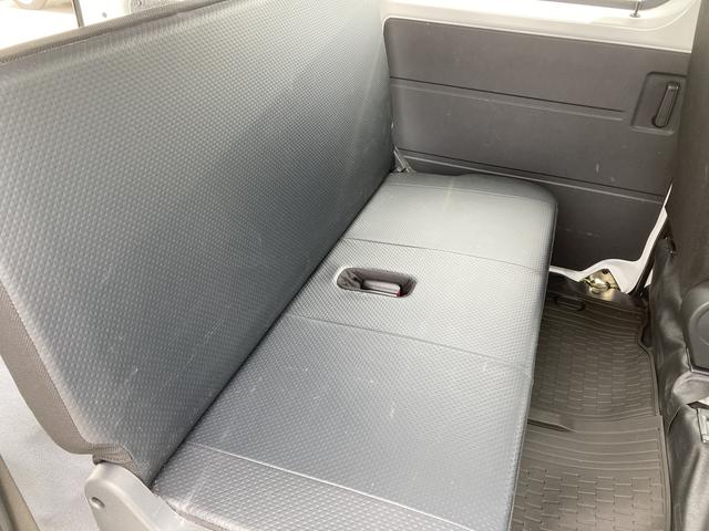 ハイゼットカーゴスペシャル２ＷＤ　ＣＶＴ　プリントレザーシート　アッパートレイ　ユースフルナット（３１か所）（静岡県）の中古車