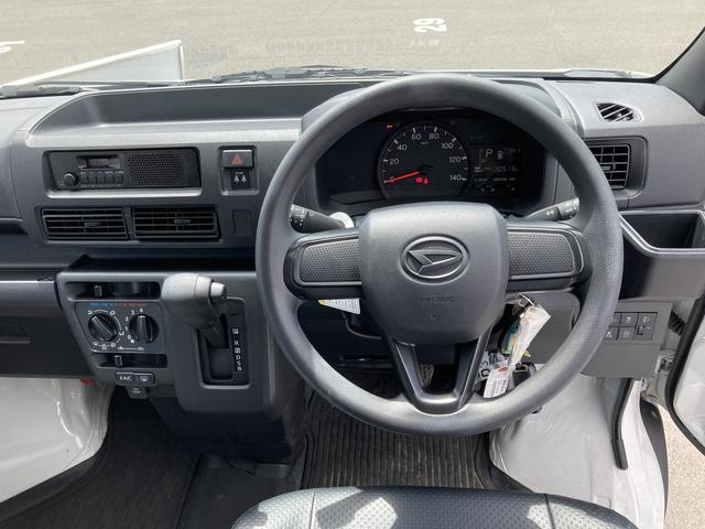 ハイゼットカーゴスペシャル２ＷＤ　ＣＶＴ　プリントレザーシート　アッパートレイ　ユースフルナット（３１か所）（静岡県）の中古車