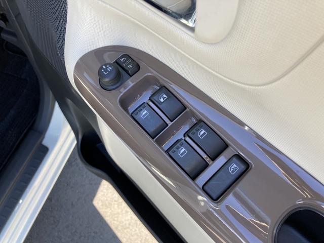 ムーヴキャンバスＸメイクアップリミテッド　ＳＡIII１４インチフルホイールキャップ　キーフリーシステム　両側パワースライドドア　オートエアコン（プッシュ式）　オートライト　置きラクボックス（静岡県）の中古車
