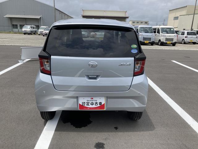 ミライースＸ　ＳＡIII１４インチフルホイールキャップ　ＬＥＤヘッドランプ　電動格納式（カラード）ドアミラー　自発光式デジタルメーターブルーイルミネーションメーター　マニュアルエアコン（ダイヤル式）　キーレスエントリー（静岡県）の中古車