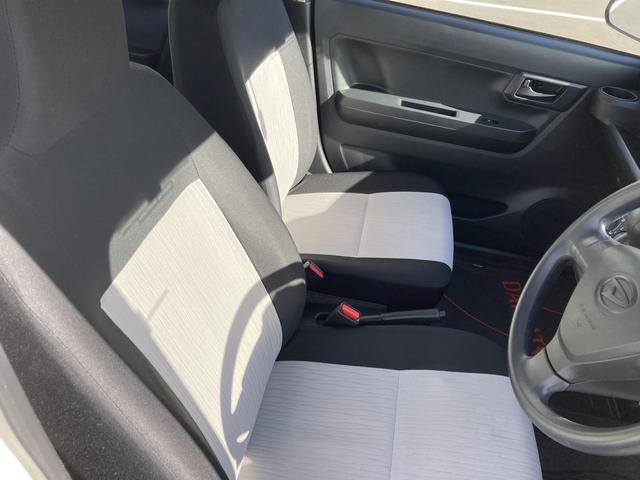 ミライースＬ　ＳＡIII　１０ｔｈアニバーサリーエディション１３インチフルホイールキャップ　マルチリフレクターハロゲンヘッドランプ　可倒式ドアミラー　自発光式デジタルメーターアンバーイルミネーションメーター　マニュアルエアコン（ダイヤル式）　キーレスエントリー（静岡県）の中古車