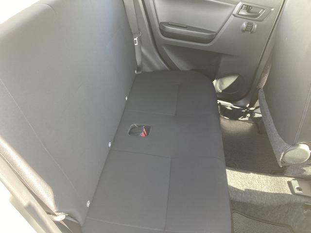 ミライースＬ　ＳＡIII１３インチフルホイールキャップ　マルチリフレクターハロゲンヘッドランプ　可倒式ドアミラー　自発光式デジタルメーターアンバーイルミネーションメーター　マニュアルエアコン（ダイヤル式）　キーレスエントリー（静岡県）の中古車