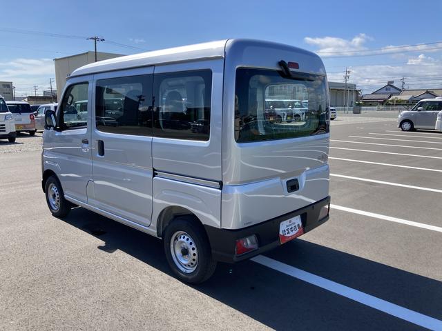ハイゼットカーゴスペシャル２ＷＤ　ＣＶＴ　プリントレザーシート　アッパートレイ　ユースフルナット（３１か所）（静岡県）の中古車