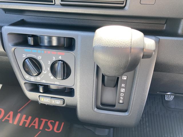 ハイゼットカーゴスペシャル２ＷＤ　ＣＶＴ　プリントレザーシート　アッパートレイ　ユースフルナット（３１か所）（静岡県）の中古車
