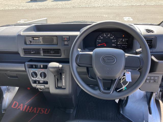 ハイゼットカーゴスペシャル２ＷＤ　ＣＶＴ　プリントレザーシート　アッパートレイ　ユースフルナット（３１か所）（静岡県）の中古車