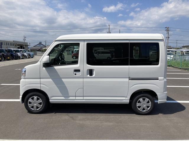 ハイゼットカーゴクルーズＣＶＴ　電動格納式カラードドアミラー　スーパーＵＶＩＲカットガラス（フロントウィンドウ）　１２インチフルホイールキャップ　撥水フルファヴリックシート表皮　大型ＬＥＤ荷室灯　キーフリーシステム（静岡県）の中古車
