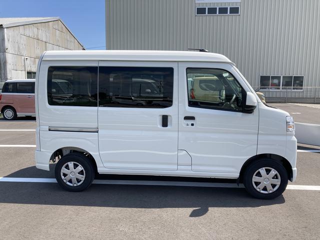 ハイゼットカーゴクルーズＣＶＴ　電動格納式カラードドアミラー　スーパーＵＶＩＲカットガラス（フロントウィンドウ）　１２インチフルホイールキャップ　撥水フルファヴリックシート表皮　大型ＬＥＤ荷室灯　キーフリーシステム（静岡県）の中古車