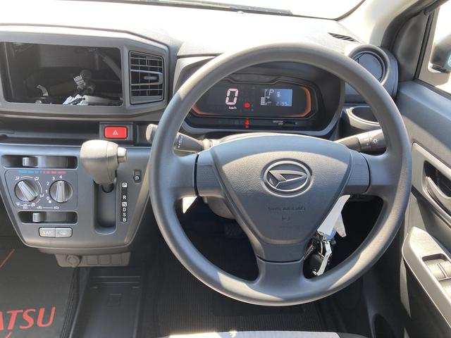 ミライースＬ　ＳＡIII１３インチフルホイールキャップ　マルチリフレクターハロゲンヘッドランプ　可倒式ドアミラー　自発光式デジタルメーターアンバーイルミネーションメーター　マニュアルエアコン（ダイヤル式）　キーレスエントリー（静岡県）の中古車