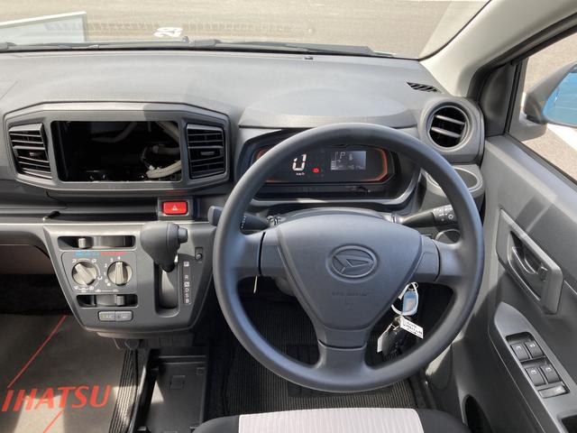 ミライースＬ　ＳＡIII１３インチフルホイールキャップ　マルチリフレクターハロゲンヘッドランプ　可倒式ドアミラー　自発光式デジタルメーターアンバーイルミネーションメーター　マニュアルエアコン（ダイヤル式）　キーレスエントリー（静岡県）の中古車