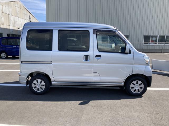 ハイゼットカーゴクルーズＳＡIIIＭＴ　４ＷＤ　オーバーヘッドシェルフ　１２インチフルホイールキャップ　撥水フルファヴリックシート表皮　キーレスエントリー　マニュアルエアコン（静岡県）の中古車