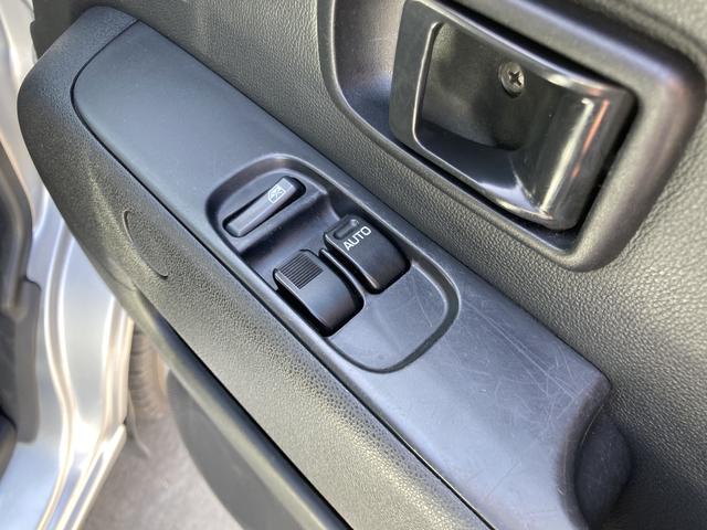 ハイゼットカーゴクルーズＳＡIIIＭＴ　４ＷＤ　オーバーヘッドシェルフ　１２インチフルホイールキャップ　撥水フルファヴリックシート表皮　キーレスエントリー　マニュアルエアコン（静岡県）の中古車
