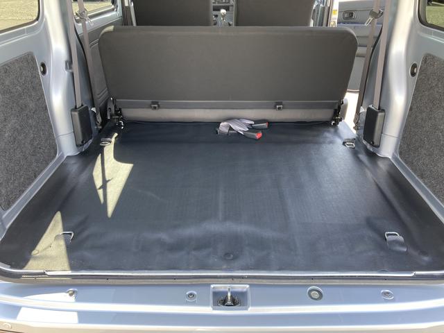 ハイゼットカーゴクルーズＳＡIIIＭＴ　４ＷＤ　オーバーヘッドシェルフ　１２インチフルホイールキャップ　撥水フルファヴリックシート表皮　キーレスエントリー　マニュアルエアコン（静岡県）の中古車
