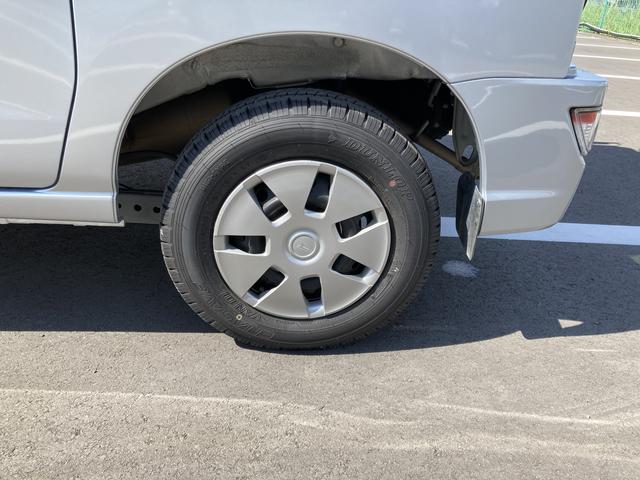 ハイゼットカーゴクルーズＳＡIIIＭＴ　４ＷＤ　オーバーヘッドシェルフ　１２インチフルホイールキャップ　撥水フルファヴリックシート表皮　キーレスエントリー　マニュアルエアコン（静岡県）の中古車