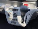 １４インチフルホイールキャップ　ＬＥＤヘッドランプ　電動格納式（カラード）ドアミラー　自発光式デジタルメーターブルーイルミネーションメーター　マニュアルエアコン（ダイヤル式）　キーレスエントリー（静岡県）の中古車