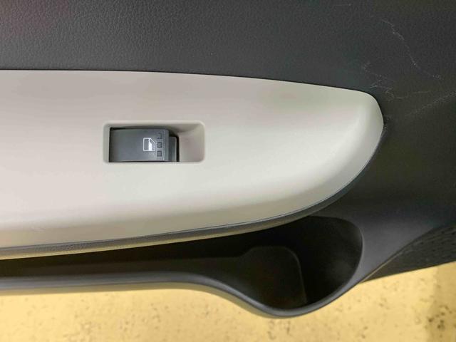 パッソモーダ　Ｓ　トヨタ純正ナビ　バックカメラ　ＥＴＣまごころ保証（納車日から１年・走行距離無制限）付き　トヨタ純正ナビ　ＥＴＣ　バックカメラ　オートエアコン　電動格納ドアミラー　キーフリー　ＬＥＤヘッドライト　エアバッグ　ＡＢＳ　パワステ（静岡県）の中古車