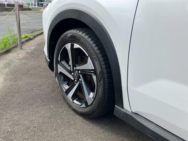ロッキープレミアムＧ　ＨＥＶアルミホイール　ＵＶＩＲカット遮音ガラス　フルＬＥＤヘッドランプ　革巻きステアリングホイール　本革シフトノブ　オートエアコン（プッシュ式）　キーフリーシステム（静岡県）の中古車