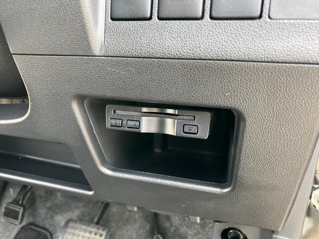 タントカスタムＲＳ　トップエディションＳＡII１５インチアルミホイール　大型エアロバンパー　ＬＥＤヘッドランプ　オート格納式カラードドアミラー　本革巻ステアリングホイール　両側パワースライドドア（静岡県）の中古車