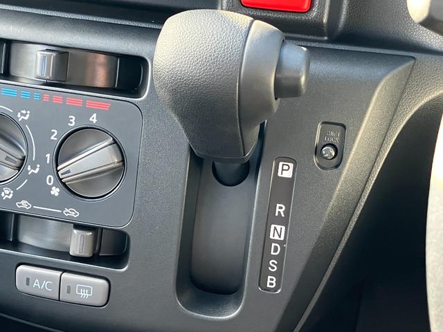 ミライースＬ　ＳＡIII１３インチフルホイールキャップ　マルチリフレクターハロゲンヘッドランプ　可倒式ドアミラー　自発光式デジタルメーターアンバーイルミネーションメーター　マニュアルエアコン（ダイヤル式）　キーレスエントリー（静岡県）の中古車