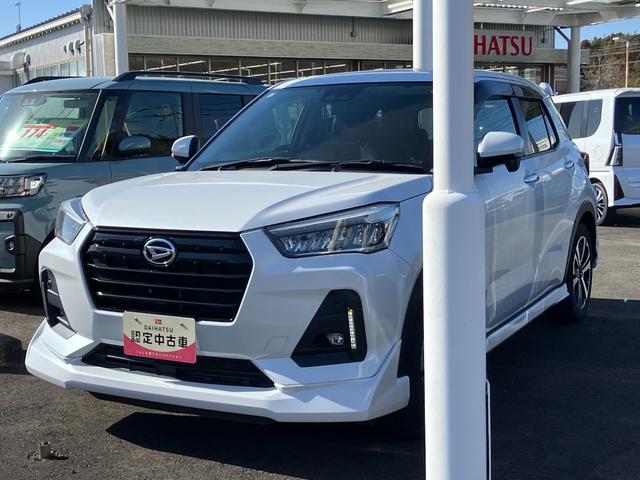 ロッキープレミアム１７インチアルミホイール　ＵＶＩＲカット遮音ガラス　フルＬＥＤヘッドランプ　キーフリーシステム　革巻きステアリングホイール　本革シフトノブ　アクティブマルチインフォメーションメーター（静岡県）の中古車