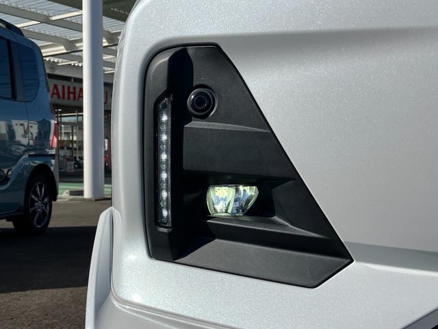 ロッキープレミアム１７インチアルミホイール　ＵＶＩＲカット遮音ガラス　フルＬＥＤヘッドランプ　キーフリーシステム　革巻きステアリングホイール　本革シフトノブ　アクティブマルチインフォメーションメーター（静岡県）の中古車