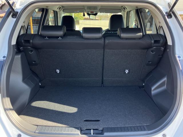 ロッキープレミアム１７インチアルミホイール　ＵＶＩＲカット遮音ガラス　フルＬＥＤヘッドランプ　キーフリーシステム　革巻きステアリングホイール　本革シフトノブ　アクティブマルチインフォメーションメーター（静岡県）の中古車