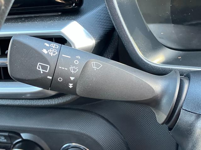 ロッキープレミアム１７インチアルミホイール　ＵＶＩＲカット遮音ガラス　フルＬＥＤヘッドランプ　キーフリーシステム　革巻きステアリングホイール　本革シフトノブ　アクティブマルチインフォメーションメーター（静岡県）の中古車