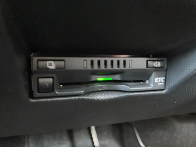 ロッキープレミアム１７インチアルミホイール　ＵＶＩＲカット遮音ガラス　フルＬＥＤヘッドランプ　キーフリーシステム　革巻きステアリングホイール　本革シフトノブ　アクティブマルチインフォメーションメーター（静岡県）の中古車