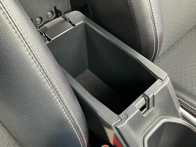 ロッキープレミアムＧ　ＨＥＶ１７インチアルミホイール　ＵＶＩＲカット遮音ガラス　フルＬＥＤヘッドランプ　キーフリーシステム　革巻きステアリングホイール　本革シフトノブ　アクティブマルチインフォメーションメーター（静岡県）の中古車