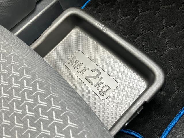 ロッキープレミアムＧ　ＨＥＶ１７インチアルミホイール　ＵＶＩＲカット遮音ガラス　フルＬＥＤヘッドランプ　キーフリーシステム　革巻きステアリングホイール　本革シフトノブ　アクティブマルチインフォメーションメーター（静岡県）の中古車