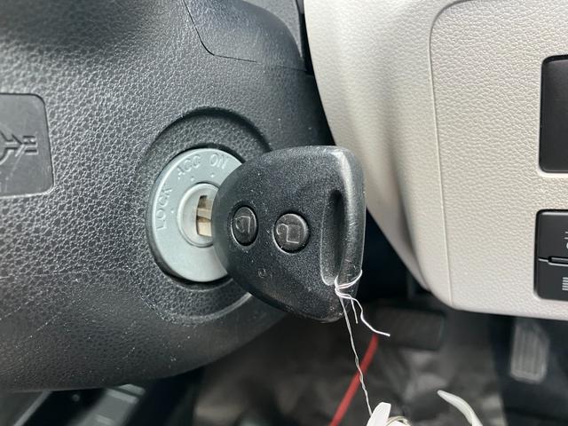 ミライースＸ　ＳＡIII１４インチフルホイールキャップ　ＬＥＤヘッドランプ　電動格納式（カラード）ドアミラー　自発光式デジタルメーターブルーイルミネーションメーター　マニュアルエアコン（ダイヤル式）　キーレスエントリー（静岡県）の中古車