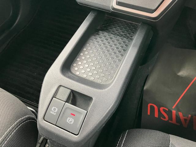 タフトＧ　クロムベンチャーメッキドアアウターハンドル　１５インチアルミホイール　オートレベリング機能付フルＬＥＤヘッドランプ　ＬＥＤフォグランプ　本革巻ステアリングホイール　本革巻インパネセンターシフト（静岡県）の中古車