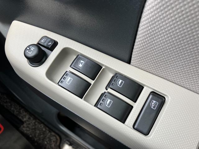 ミラトコットG SAIII14インチフルホイールキャップ オートエアコン(プッシュ式) UV&IRカットガラス キーフリーシステム LEDヘッドランプ USB電源ソケット(静岡県)の中古車