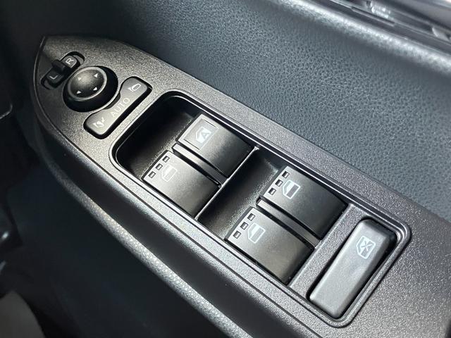 タントカスタムＸ１４インチアルミホイール　大型エアロバンパー　フルＬＥＤヘッドランプ　オート格納式カラードドアミラー　両側パワースライドドア　キーフリーシステム　プッシュボタンスタート（静岡県）の中古車