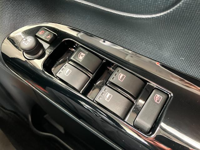 ムーヴキャンバスGブラックインテリアVS SAIII14インチフルホイールキャップ LEDヘッドランプ キーフリーシステム 両側パワースライドドア オートエアコン(プッシュ式) オートライト 置きラクボックス(静岡県)の中古車